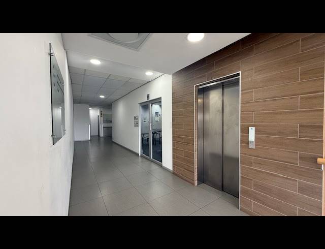 202M² OFFICE TO LET IN GLENWOOD